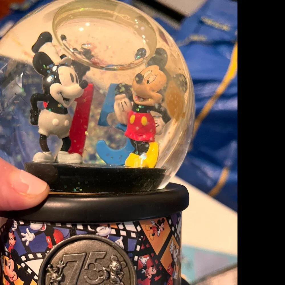 Disney 75th Anniversary‎ Musical Snow Globe  (k/x)
